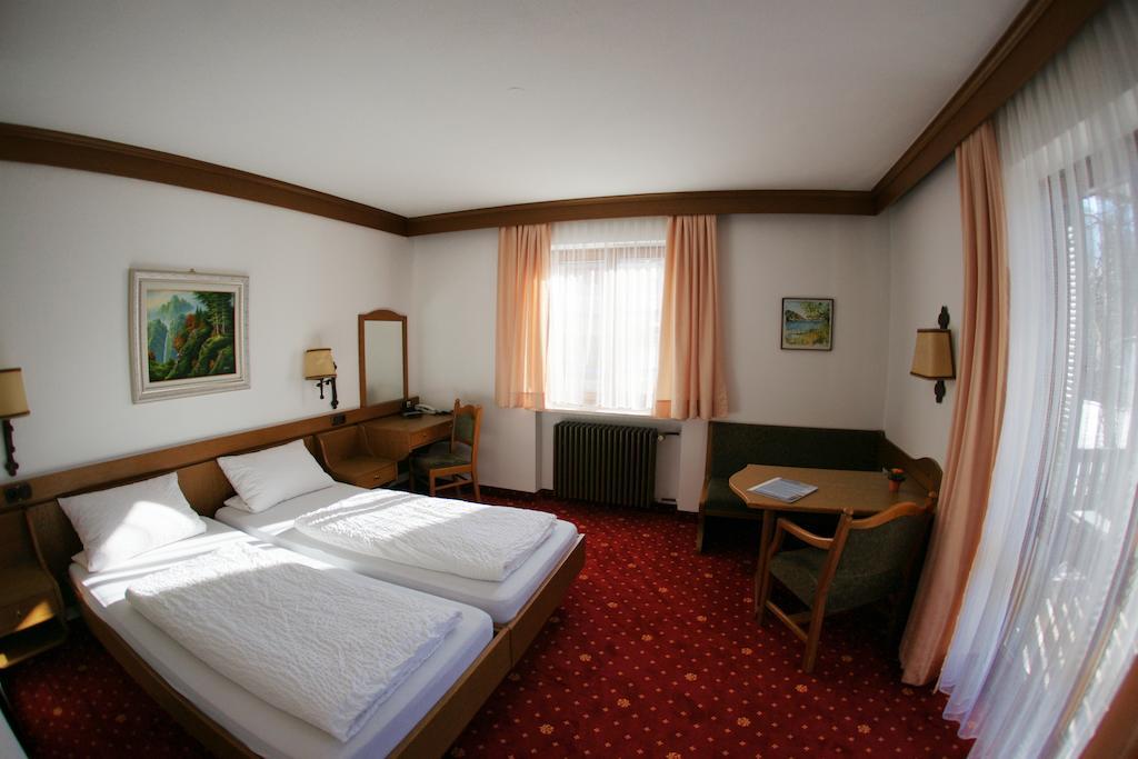 Hotel St. Georg Bad Reichenhall Room photo